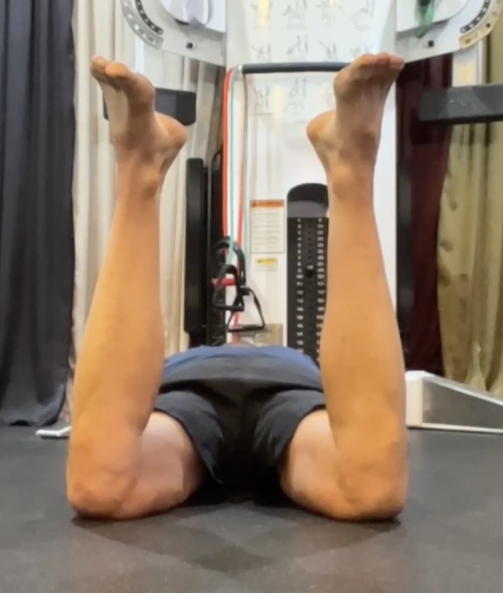 Beginning position for testing femoral version